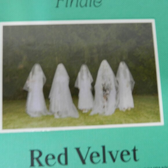 Red Velvet Reve Festival Finale Book w/ CD 8809440339365 NEW NIB - Picture 8 of 9